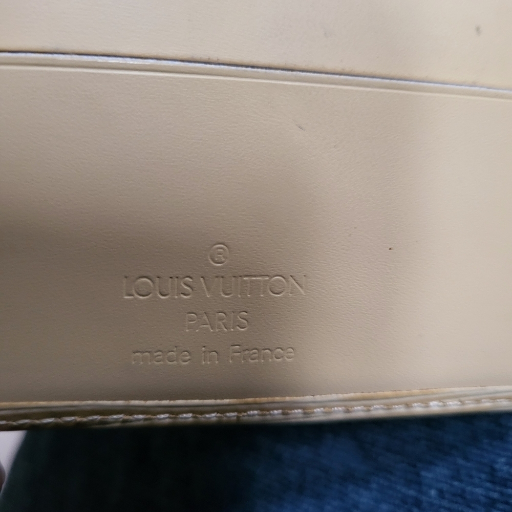 Louis Vuitton Epi Leather Porte Billets Bifold Wallet in Vanilla - Picture 7 of 16